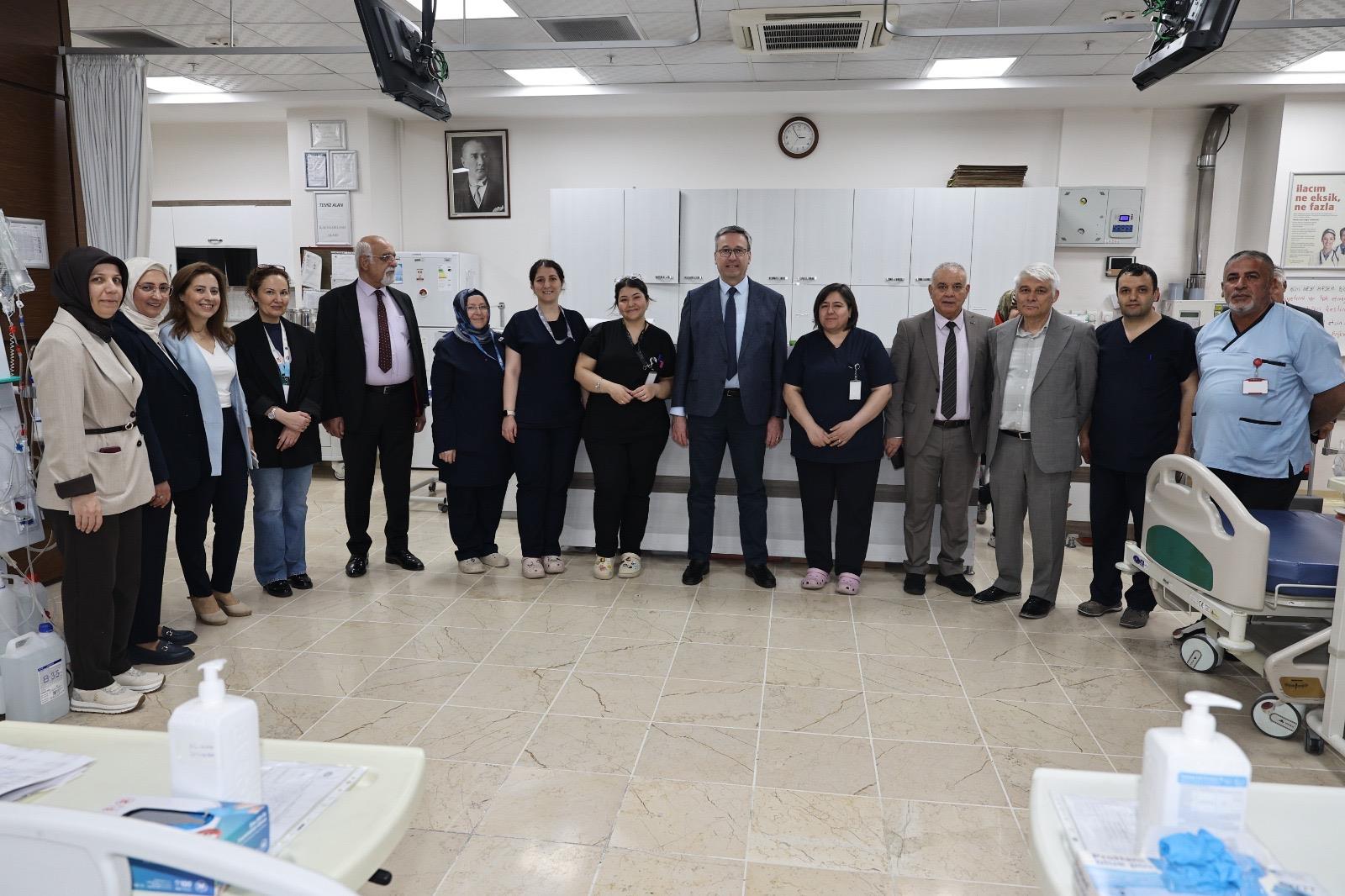 Başhekimimiz Prof. Dr. İbrahim Halil Kafadar, “Kurban Bayramı” Münasebetiyle Hastalara ve Sağlık Çalışanlarına Ziyarette Bulundu