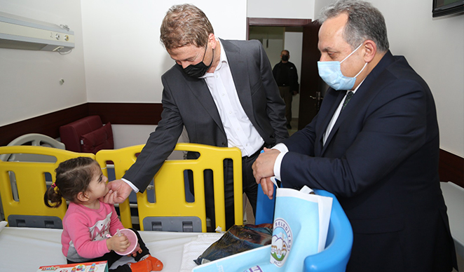 Çocuk Hastanesinde 23 Nisan Ulusal Egemenlik ve Çocuk Bayramı Kutlandı
