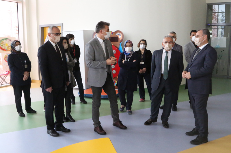 Kayseri Büyükşehir Belediye Başkanı Dr. Memduh Büyükkılıç’dan  KANKA Hastanesine Ziyaret