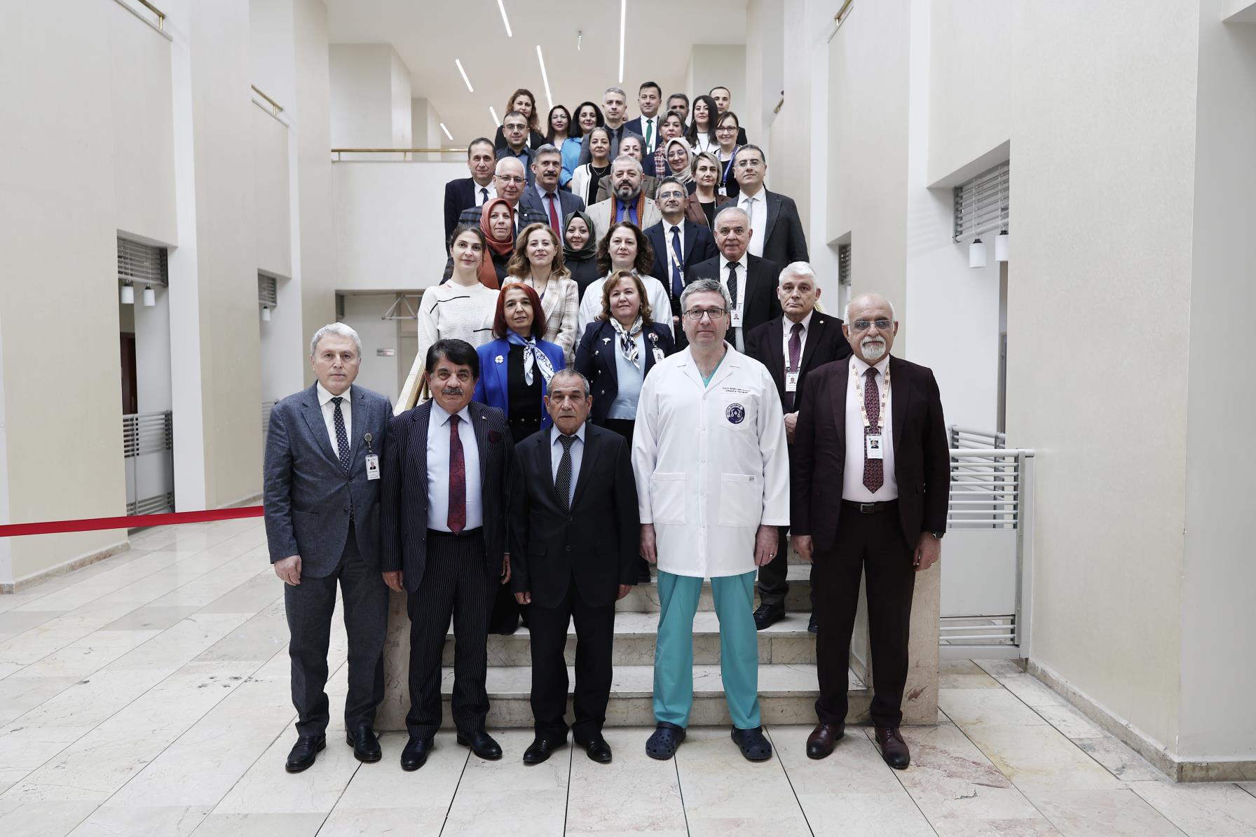 ERÜ Hastaneleri’nde Emeklilik Töreni Düzenlendi