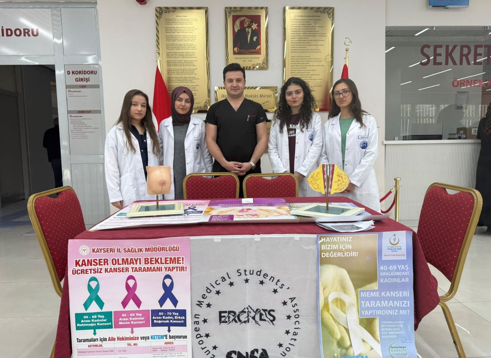 ERÜ Hastaneleri’nde, ''Meme Muayenesi Nasıl Yapılır?'' Konulu Stant Etkinliği Düzenlendi